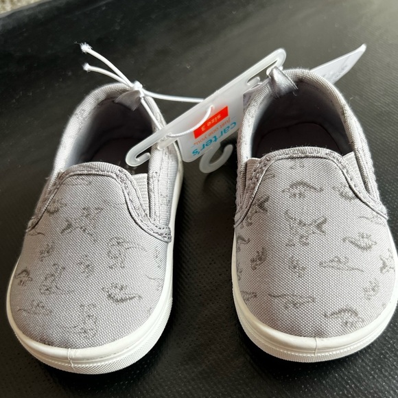Carter’s grey size 3 dinosaur slip on sneakers Infant Baby - Picture 2 of 7